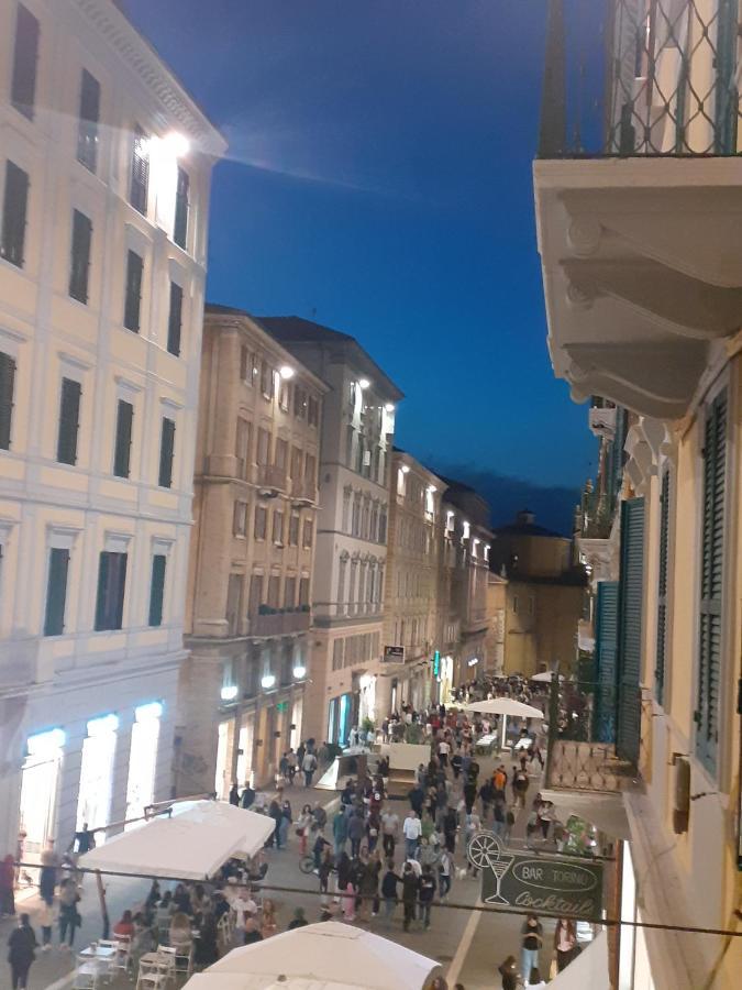 הוילה אנקונה Il Balcone Sul Corso מראה חיצוני תמונה